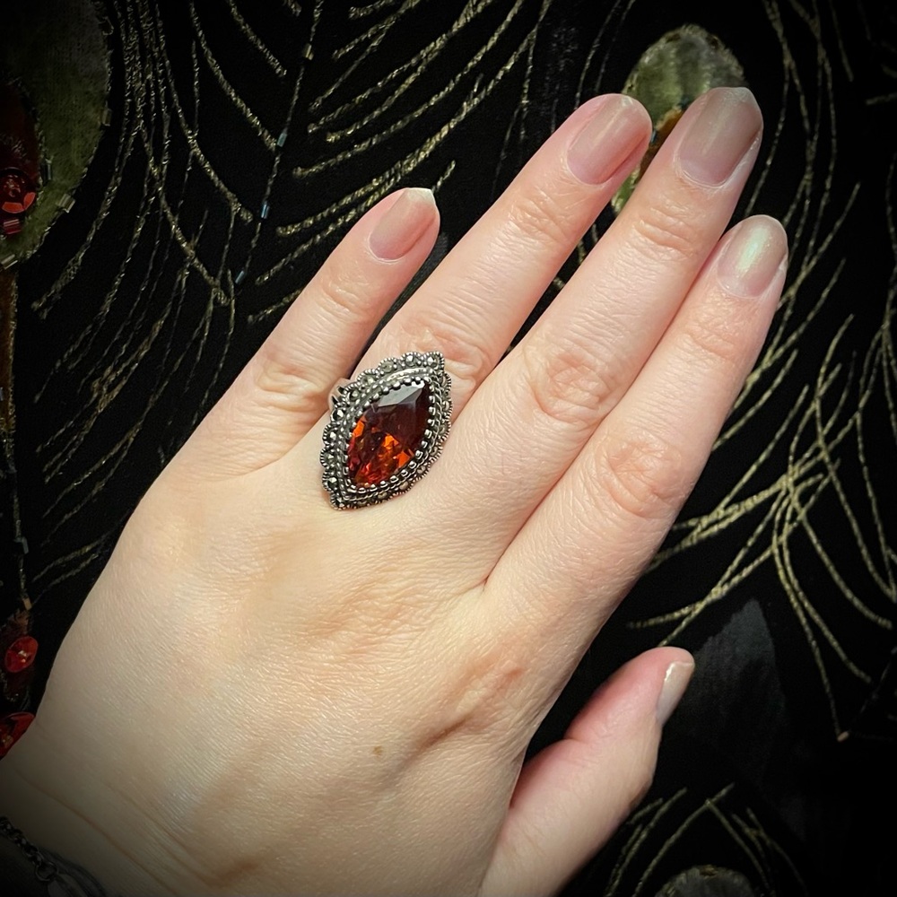 Vintage Amber Glass and Marcasite Marquis sterling silver ring - Picture 3 of 9